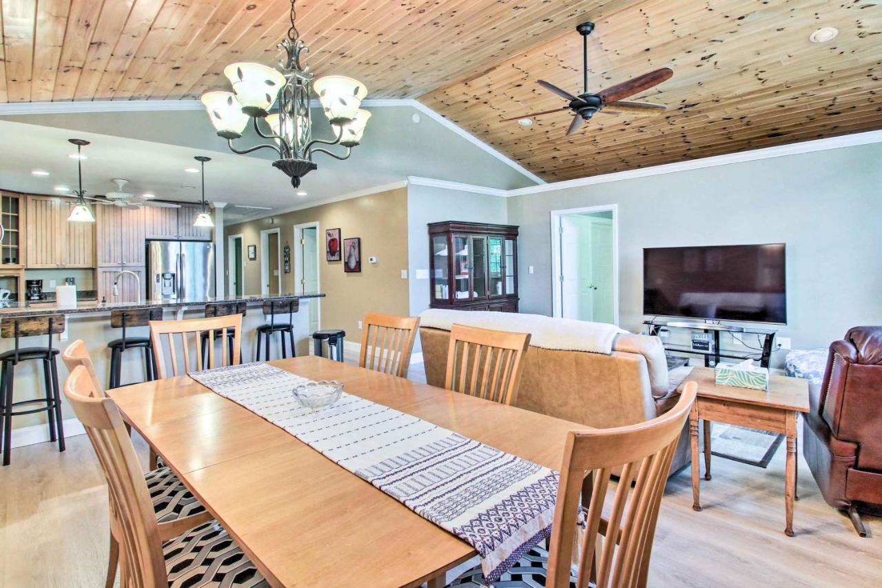 Readfield Retreat With Lake Maranacook Views! ภายนอก รูปภาพ